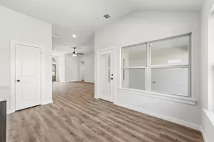 1102 Holly St, Cleburne, TX 76033 - Photo 14