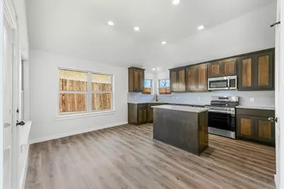 1102 Holly Street, Cleburne, TX 76033 - Photo 6