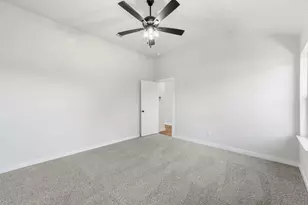 1102 Holly St, Cleburne, TX 76033 - Photo 18