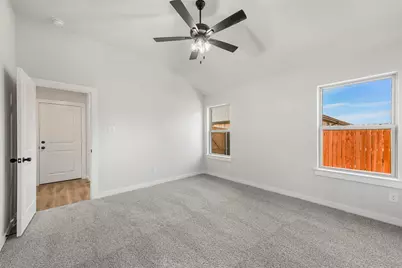 1102 Holly Street, Cleburne, TX 76033 - Photo 14