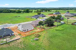 409 Austin St, Callisburg, TX 76240 - Photo 34