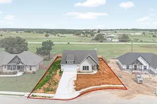 409 Austin St, Callisburg, TX 76240 - Photo 8