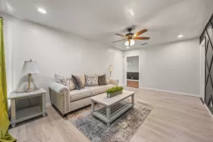 2410 Linda Dr, Ennis, TX 75119 - Photo 6