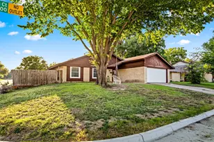 2837 Corrida Ct, Grand Prairie, TX 75052 - Photo 2