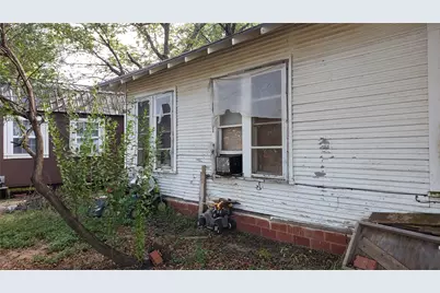 916 SE 5th Street, Mineral Wells, TX 76067 - Photo 4