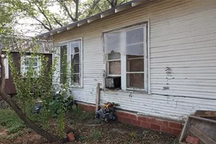 916 SE 5th St, Mineral Wells, TX 76067 - Photo 4