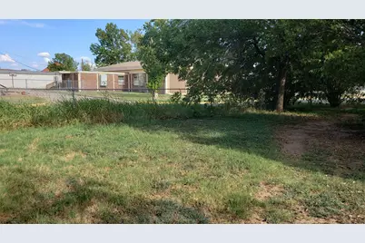 916 SE 5th Street, Mineral Wells, TX 76067 - Photo 14