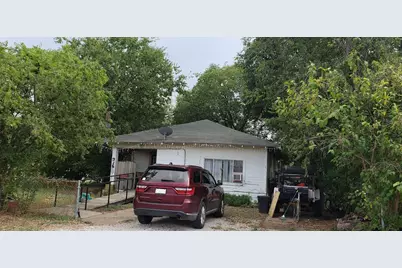 916 SE 5th Street, Mineral Wells, TX 76067 - Photo 1