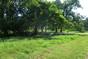 809 E 7th St, Bonham, TX 75418 - Photo 2