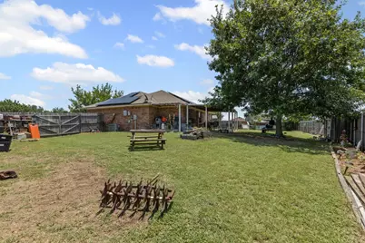 1107 Lynnwood Court, Cleburne, TX 76033 - Photo 36