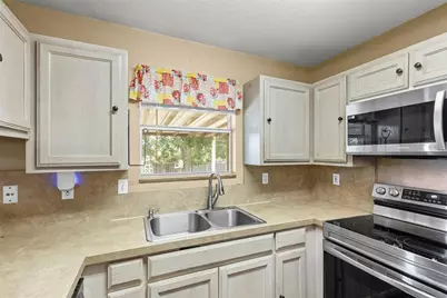 1107 Lynnwood Court, Cleburne, TX 76033 - Photo 16