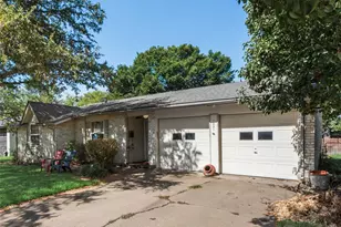 1221 Greenway Dr, Mesquite, TX 75149 - Photo 2