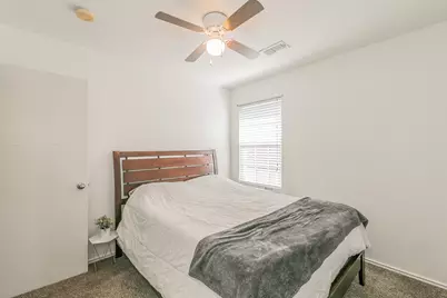 8025 Hidden Oaks Drive, Fort Worth, TX 76120 - Photo 16