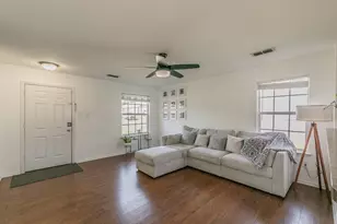 8025 Hidden Oaks Dr, Fort Worth, TX 76120 - Photo 4