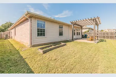 8025 Hidden Oaks Drive, Fort Worth, TX 76120 - Photo 32