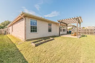 8025 Hidden Oaks Dr, Fort Worth, TX 76120 - Photo 32