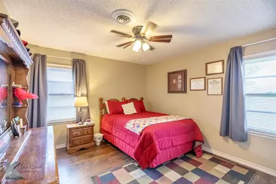 704 S Central Avenue, Knox City, TX 79529 - Photo 20