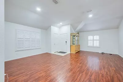 939 Wood Brook Drive, Grand Prairie, TX 75052 - Photo 10