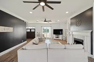 2100 Lakeridge Cir, Ennis, TX 75119 - Photo 8