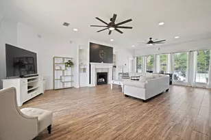 2100 Lakeridge Cir, Ennis, TX 75119 - Photo 6