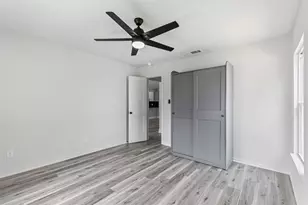 2327 Brookfield Ave, Dallas, TX 75235 - Photo 16