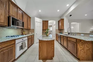 4402 Horizon Dr, Garland, TX 75043 - Photo 8