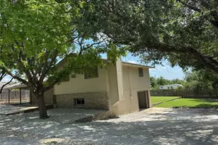 111 Lamar, Hico, TX 76457 - Photo 4