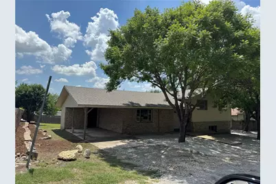 111 Lamar, Hico, TX 76457 - Photo 2