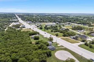 515 McDonald St, Hillsboro, TX 76645 - Photo 2