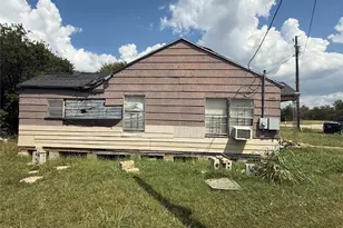 515 McDonald St, Hillsboro, TX 76645 - Photo 10