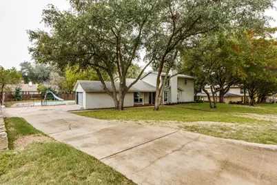 28 Mont Del Drive, Benbrook, TX 76132 - Photo 2