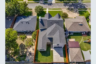 10641 Larchfield Lane, Dallas, TX 75238 - Photo 40