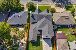 10641 Larchfield Ln, Dallas, TX 75238 - Photo 40