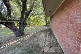 817 E Holly Ln, Mexia, TX 76667 - Photo 14