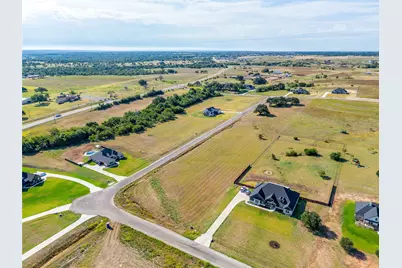 2035 Carrie Court, Weatherford, TX 76088 - Photo 4