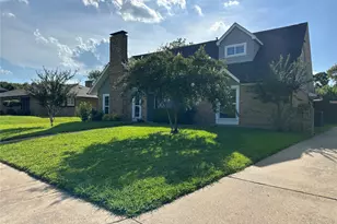 147 N Greenstone Ln, Duncanville, TX 75116 - Photo 2