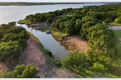 8 Iowa Court, Nocona, TX 76255 - Photo 2