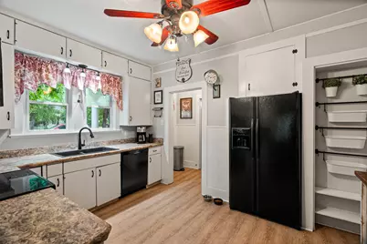 611 Forrest Avenue, Cleburne, TX 76033 - Photo 8