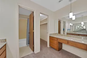 2415 Sanguinet St, Fort Worth, TX 76107 - Photo 18