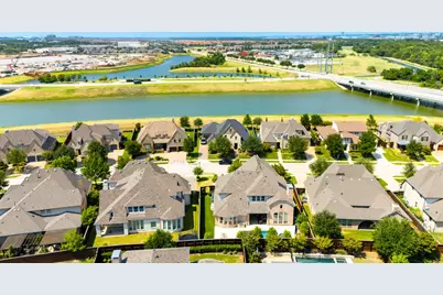 640 Creekway Drive, Irving, TX 75039 - Photo 38