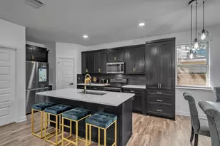 834 Short St, Grand Prairie, TX 75051 - Photo 14