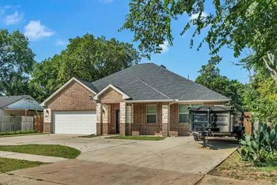 834 Short Street, Grand Prairie, TX 75051 - Photo 4