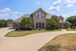 2007 Wigeon St, Granbury, TX 76049 - Photo 2