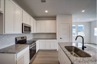 309 Jills Path, Seguin, TX 78155 - Photo 12