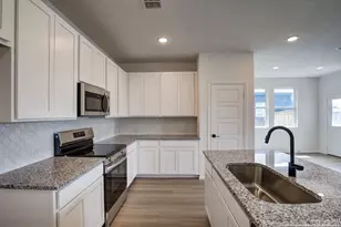 309 Jills Path, Seguin, TX 78155 - Photo 12