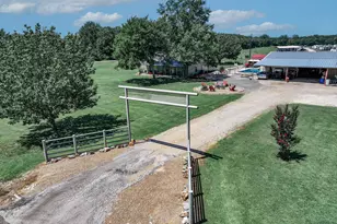 50 County Rd 13200, Blossom, TX 75416 - Photo 2