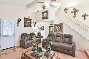 525 Berryhill Dr, Mansfield, TX 76063 - Photo 6