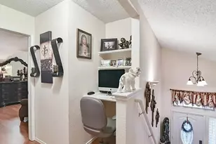 525 Berryhill Dr, Mansfield, TX 76063 - Photo 16