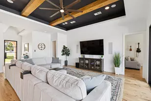 800 Round Hill Rd, Fort Worth, TX 76131 - Photo 12