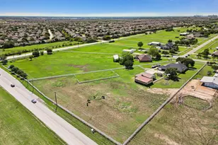 800 Round Hill Rd, Fort Worth, TX 76131 - Photo 26